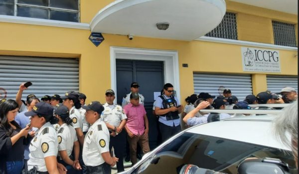 Ministerio Público de Guatemala allana la sede del partido Movimiento Semilla