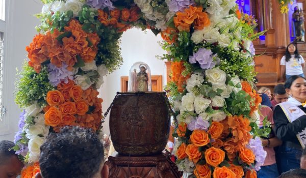 Bajada de Santo Domingo de Guzmán: cardenal Leopoldo Brenes da la bendición para el inicio de 10 días de fiesta