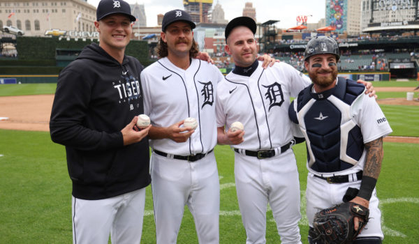 Tres lanzadores de los Tigres dejan sin hit ni carrera a los Azulejos