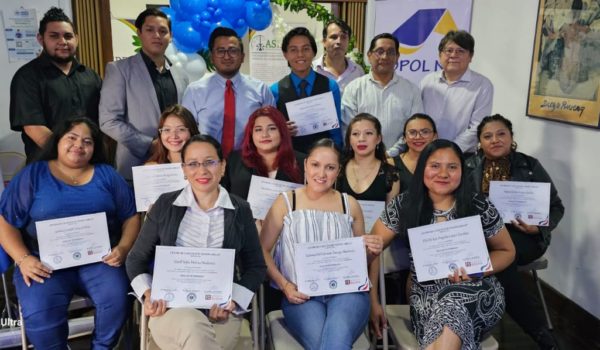 Cursos técnicos impartidos en Popol Na abren oportunidades laborales a nicas exiliados en Costa Rica