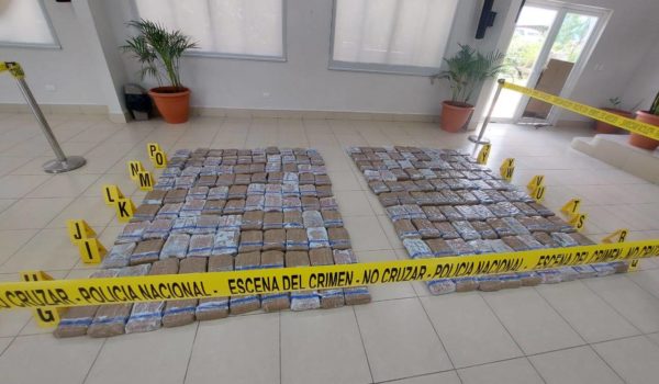 Furgonero salvadoreño cae con millonario alijo narco en puesto fronterizo