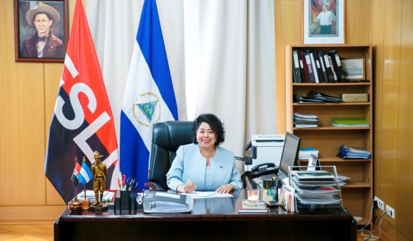 Ortega le da un octavo nombramiento de embajadora a Alba Azucena Torres