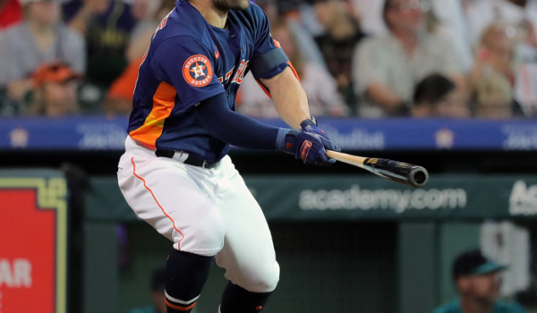 José Altuve agrega más brillo a su gran carrera: 2,000 hits