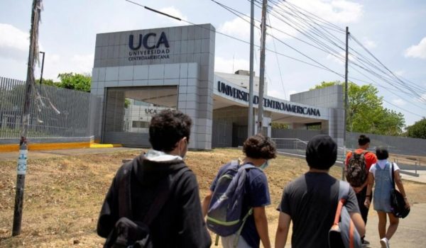 Nicaragua: 30 universidades cerradas y más de 20 delitos cometidos por funcionarios del régimen