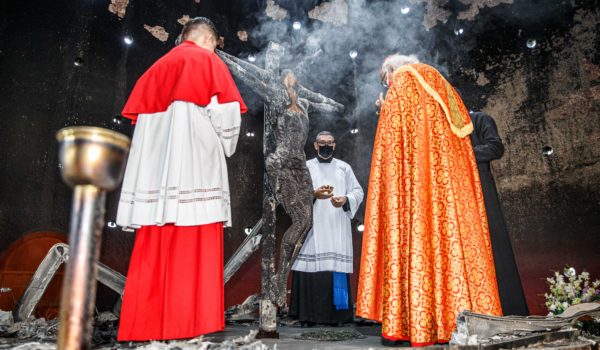 Catedral de Managua realiza “bajada” de la imagen de la Sangre de Cristo para «resguardarla»