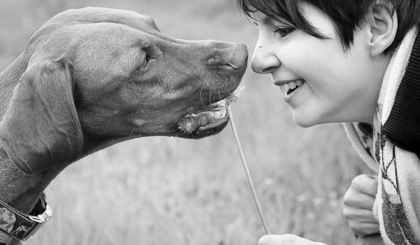 Los perros saben cuándo les hablan, y quizá prefieran las voces femeninas