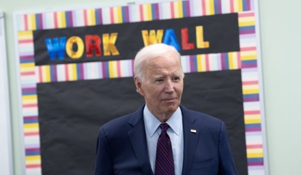 Biden firma una declaración de emergencia para ayudar a Florida ante la llegada de Idalia