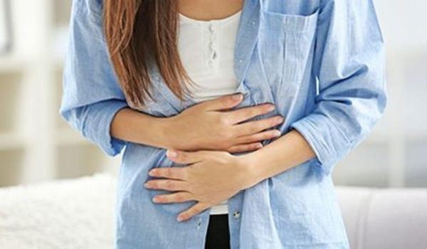 Los problemas gastrointestinales pueden persistir durante años en las mujeres tras un cáncer de colon