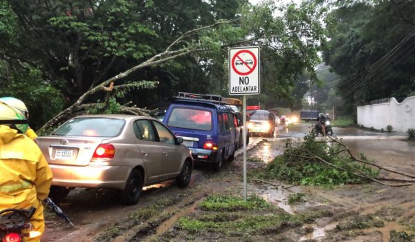 Inundaciones y desbordes de ríos en departamentos del Pacífico tras fuertes lluvias