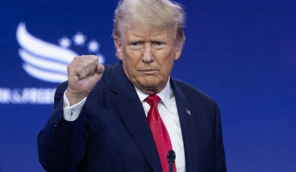 Trump está citado mañana en un tribunal de Florida, pero pidió no estar personalmente