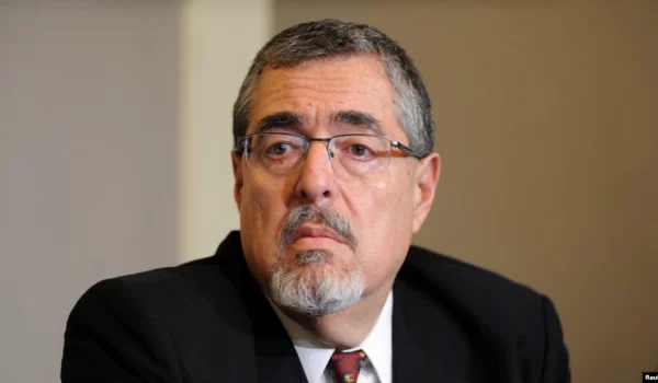 Giammattei ofrece iniciar transición con Arévalo el 4 de septiembre
