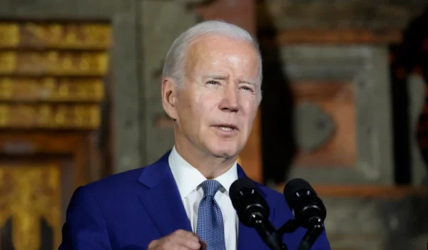 El presidente Joe Biden habla durante una conferencia de prensa al margen de la cumbre del G20, el lunes 14 de noviembre de 2022, en Bali, Indonesia.