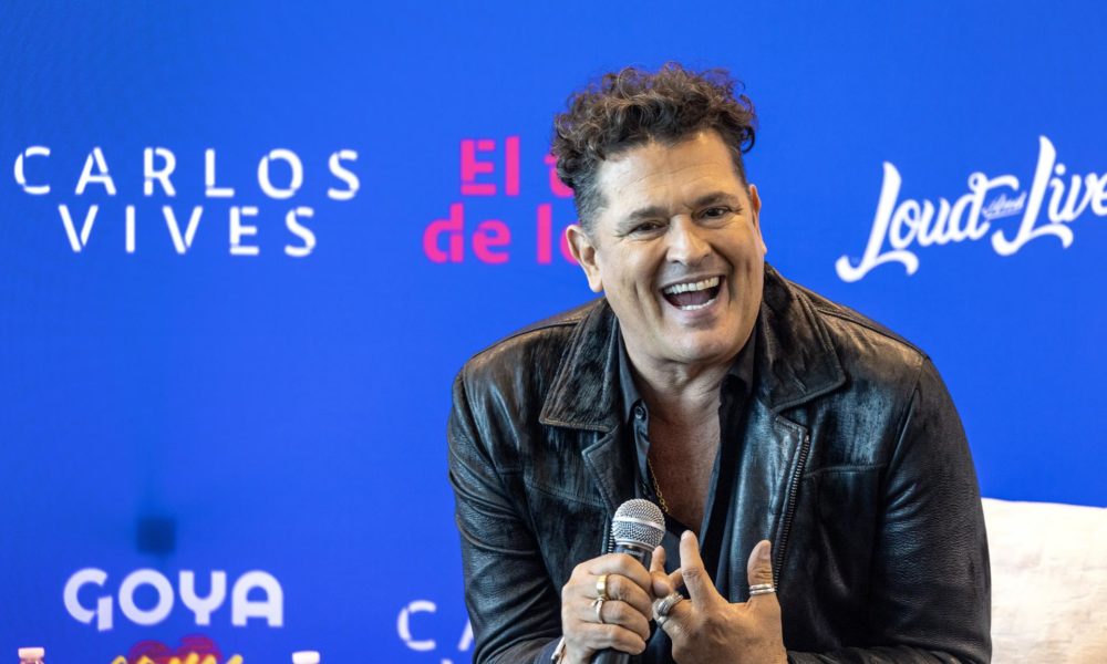 El cantante colombiano Carlos Vives habla durante una conferencia de prensa, en Miami, Florida (EE.UU.), este 16 de agosto de 2023. EFE/EPA/Cristóbal Herrera-Ulashkevich