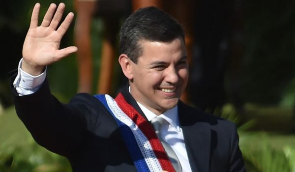 Getty Santiago Peña llega después de haber sido ministro de Hacienda de Paraguay.