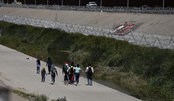 Casi 700 migrantes murieron en frontera EEUU-México en 2022, la ruta terrestre más letal
