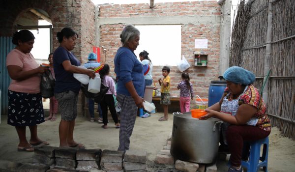 El Niño empuja con fuerza las puertas del hambre en Perú