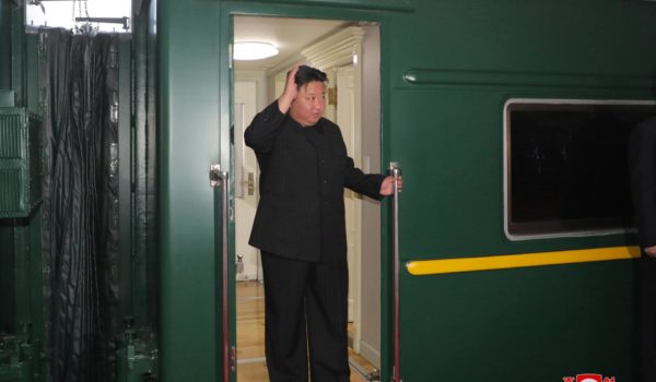 Kim llega a Rusia para reunirse con Putin mientras Occidente redobla sus advertencias