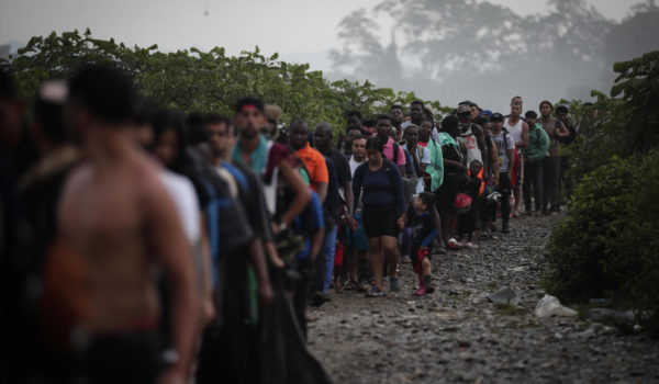 Panamá no da abasto, desbordado por la crisis migratoria