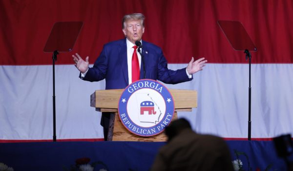 Trump y los otros 18 imputados en Georgia junto a él se declaran no culpables