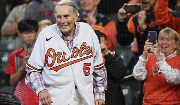 Fallece el legendario antesalista de los Orioles, Brooks Robinson, la «aspiradora humana»
