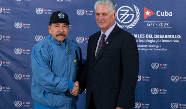 Daniel Ortega participa en la Cumbre del G-77 en Cuba y se encontrará con Gustavo Petro al que ha  llamado «basura» y «traidor»