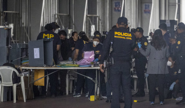 El Tribunal electoral de Guatemala garantiza los resultados electorales pese al allanamiento