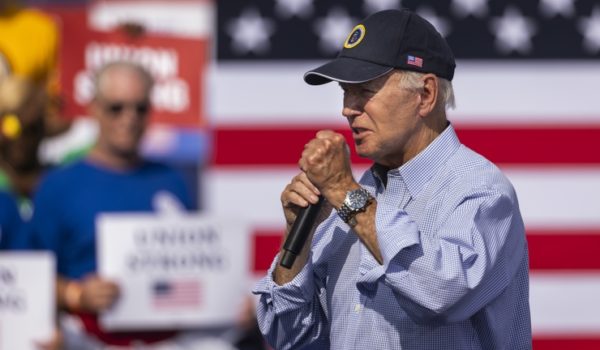 Biden acusa a Trump de ser uno de los pocos presidentes que destruyó empleo en EE.UU.