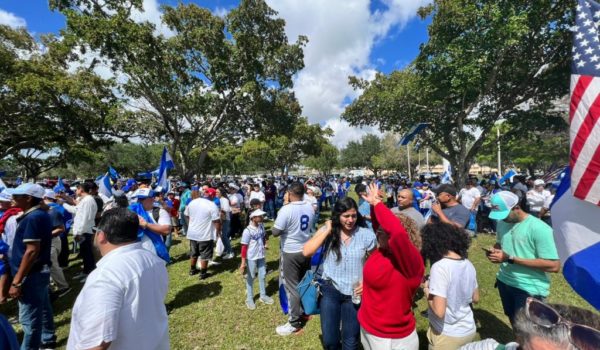 Casi 8 por ciento de la población nicaragüense ha salido hacia EE. UU. desde 2021