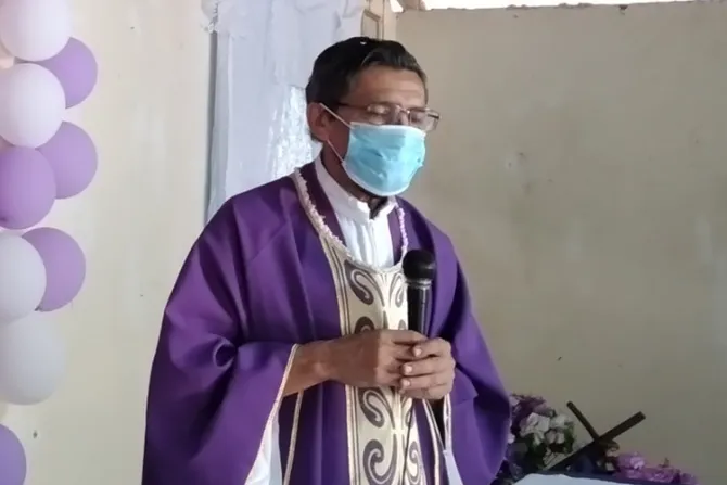sacerdotes detenidos