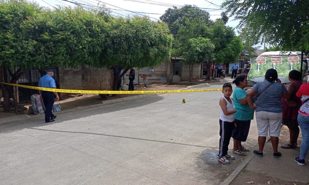 a Policía acordonó el sitio donde Jairo Burgos mató a Carlos Silva Suazo. LA PRENSA/Cortesía