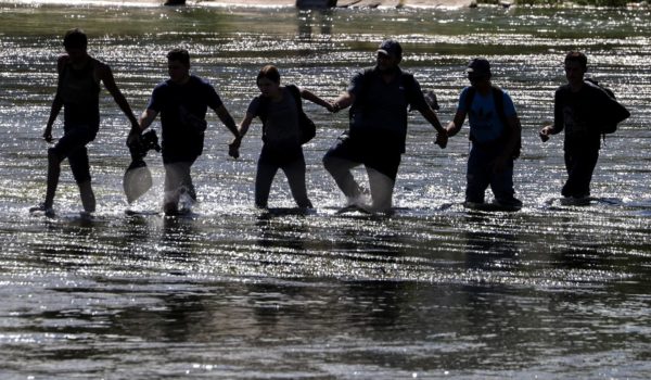 México deportará a migrantes en ciudades fronterizas y los regresará a sus países