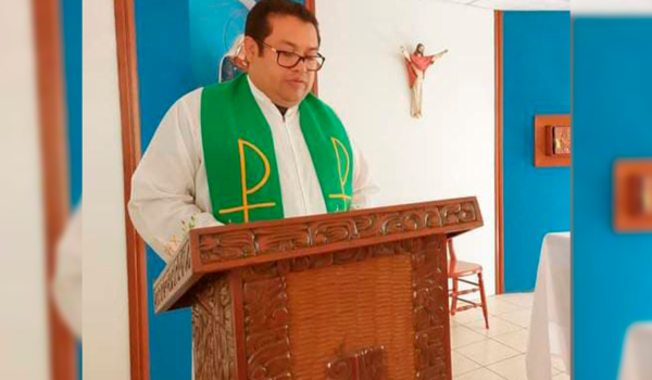 Dictadura impide la entrada al país al rector y director del Colegio Calasanz