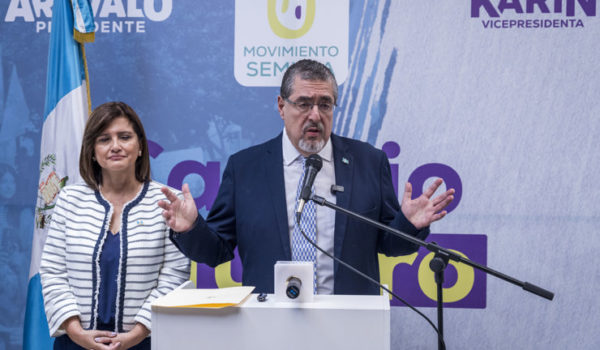 Presidente electo de Guatemala dice: «Estamos viendo un golpe de Estado en curso»