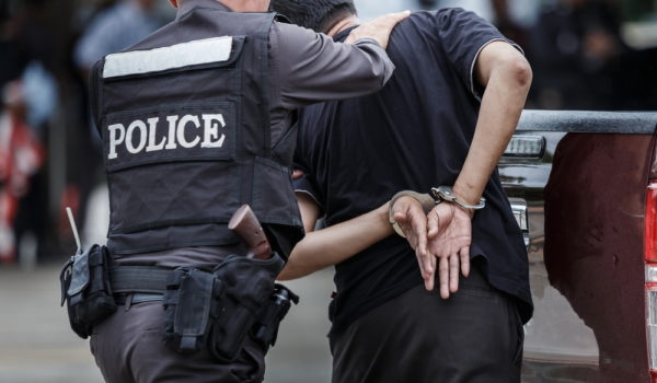 ¿Qué derechos tenés si sos detenido en Estados Unidos por la Policía o Migración y no tenés papeles? 