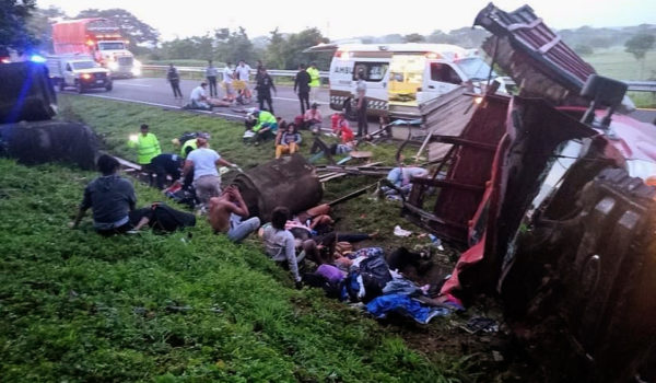 Diez migrantes muertos y 15 heridos en un accidente en el sur de México