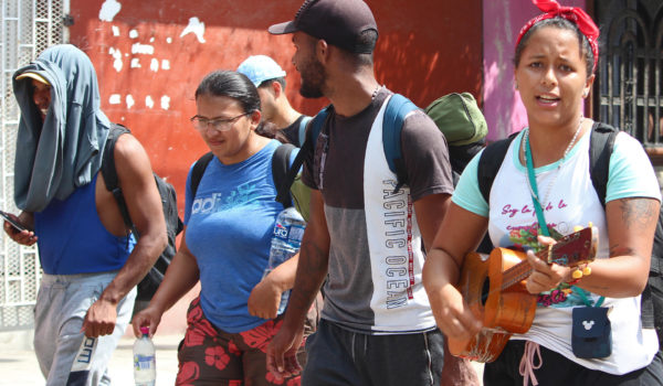 Empresarios definen ruta para dar trabajo a migrantes que atraviesan por México