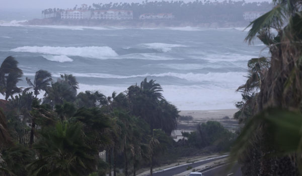 El huracán Norma sube a categoría 4 rumbo a la península de Baja California de México