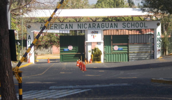 Colegio Americano Nicaragüense evacua a sus estudiantes tras recibir un correo de posible amenaza