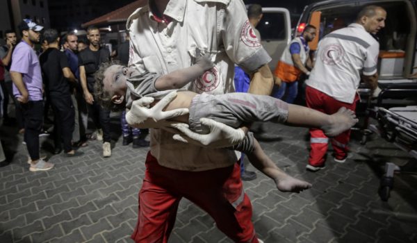 Israel corta totalmente el suministro de electricidad, alimentos y combustible a Gaza