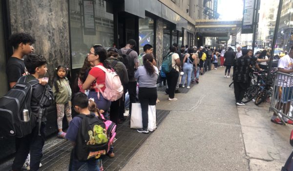 Nueva York vuelve a pedir al tribunal que suspenda la ley que le obliga a proveer alojamiento a los migrantes