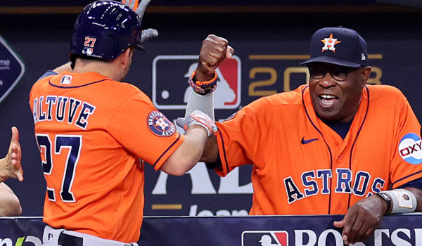 Astros regresan a la vida con triunfo en la casa de los Rangers
