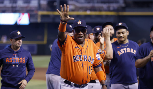 Astros destronan a Rangers y vuelven a mandar en el Oeste