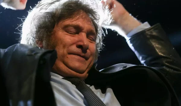Diez datos sobre Javier Milei, el “anarcocapitalista” que va por la presidencia de Argentina 