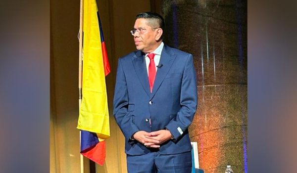 Periodista Miguel Mendoza recibe la Mención Especial de los premios María Moors Cabot
