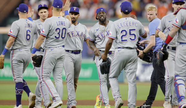 Rangers amplían su ventaja y están más cerca de  la Serie Mundial