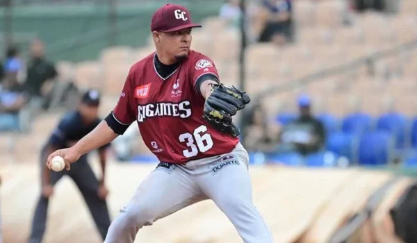Ronald Medrano pierde su segundo partido en República Dominicana y complica su futuro