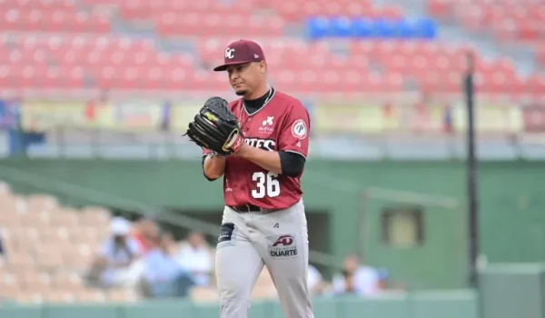Ronald Medrano lució en plan grande en su debut en liga dominicana
