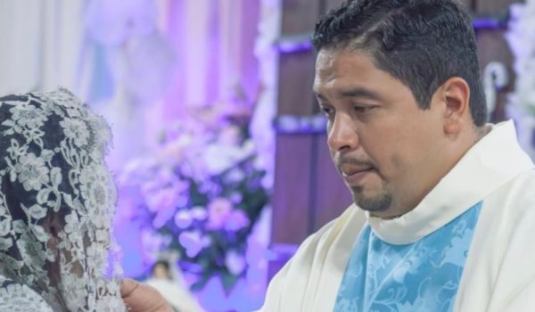 Policía orteguista mete a la cárcel a otro sacerdote en Estelí y que estaba de cumpleaños