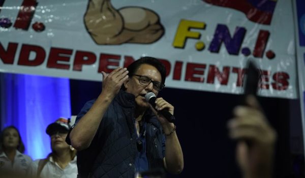 Encuentran muertos en la cárcel a seis colombianos acusados por el asesinato de Fernando Villavicencio
