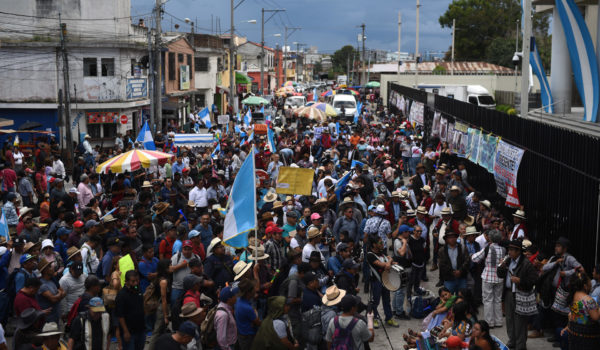 Manifestantes de Guatemala mantendrán la protesta hasta que renuncie la fiscal general